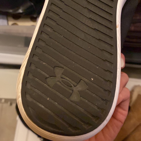 Under Armour Charged Shoes - Picture 6 of 6